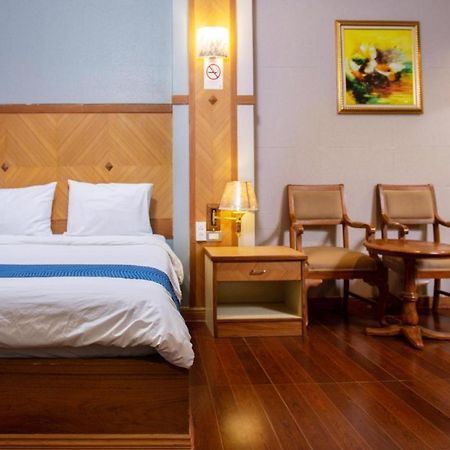 Nh Elegant Hotel Sakon Nakhon Exterior foto