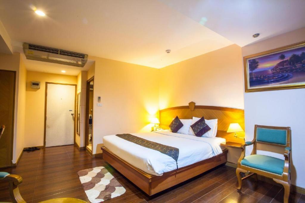 Nh Elegant Hotel Sakon Nakhon Exterior foto