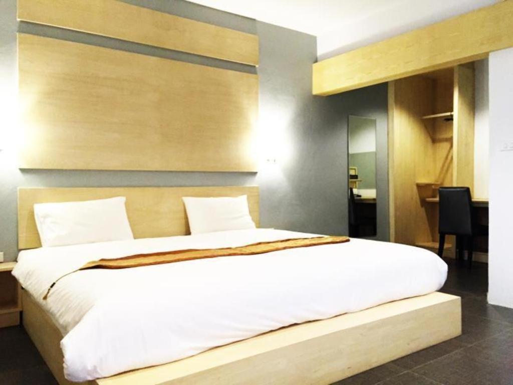 Nh Elegant Hotel Sakon Nakhon Exterior foto