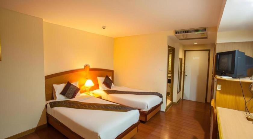Nh Elegant Hotel Sakon Nakhon Exterior foto