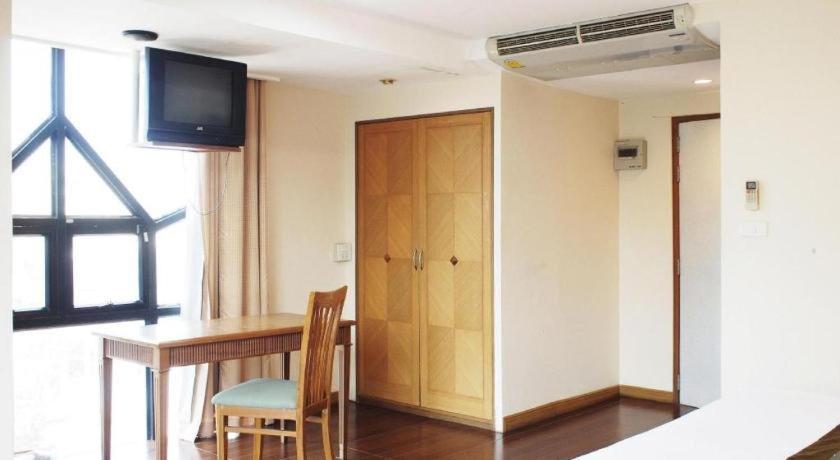 Nh Elegant Hotel Sakon Nakhon Exterior foto