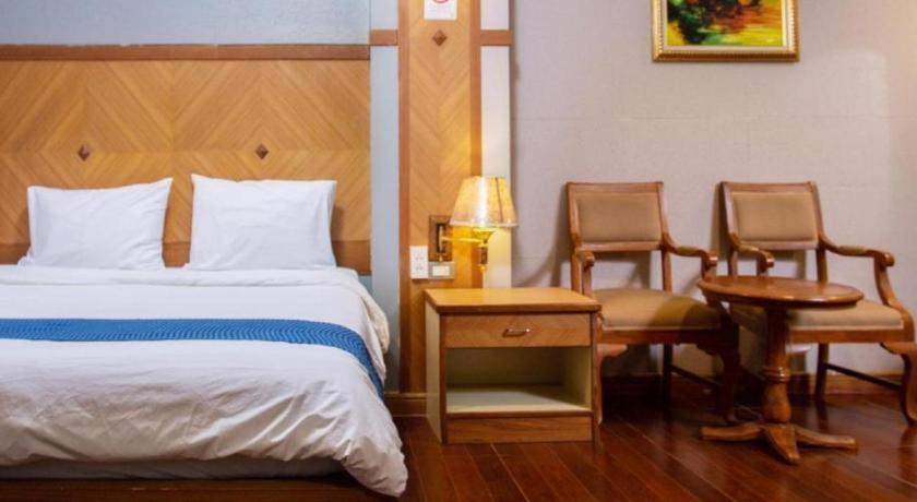 Nh Elegant Hotel Sakon Nakhon Exterior foto
