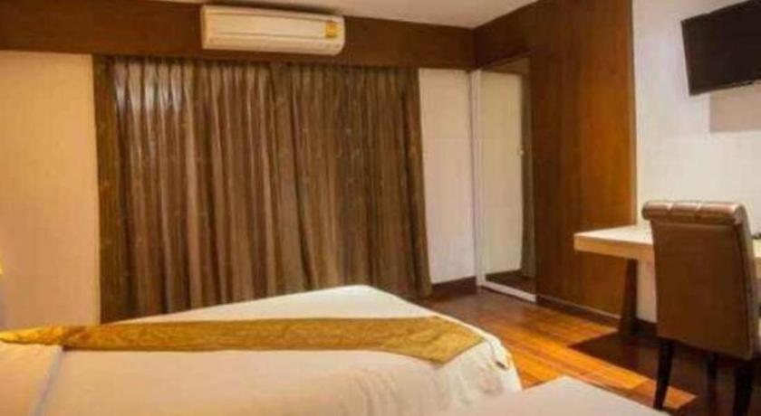 Nh Elegant Hotel Sakon Nakhon Exterior foto