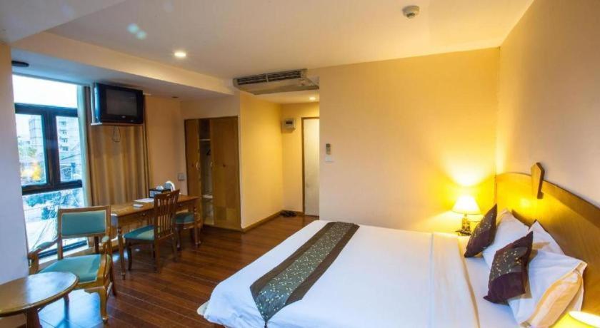Nh Elegant Hotel Sakon Nakhon Exterior foto