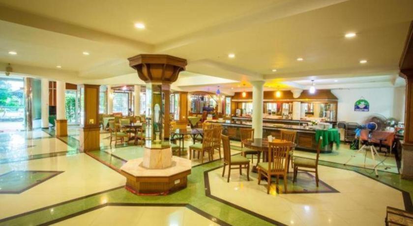 Nh Elegant Hotel Sakon Nakhon Exterior foto