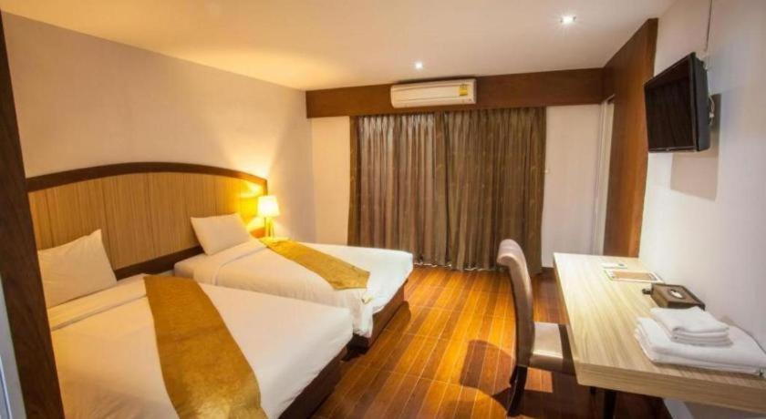 Nh Elegant Hotel Sakon Nakhon Exterior foto