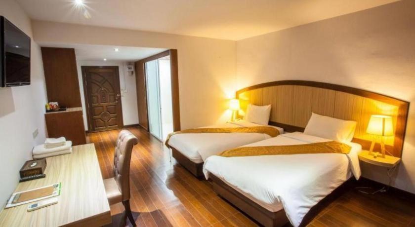 Nh Elegant Hotel Sakon Nakhon Exterior foto