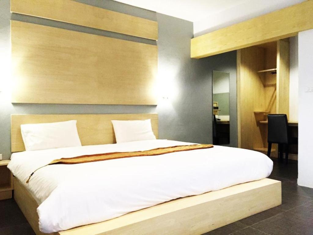 Nh Elegant Hotel Sakon Nakhon Exterior foto