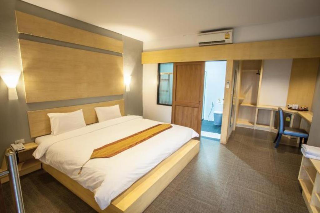 Nh Elegant Hotel Sakon Nakhon Exterior foto