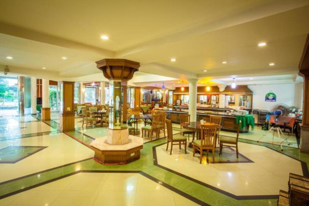 Nh Elegant Hotel Sakon Nakhon Exterior foto