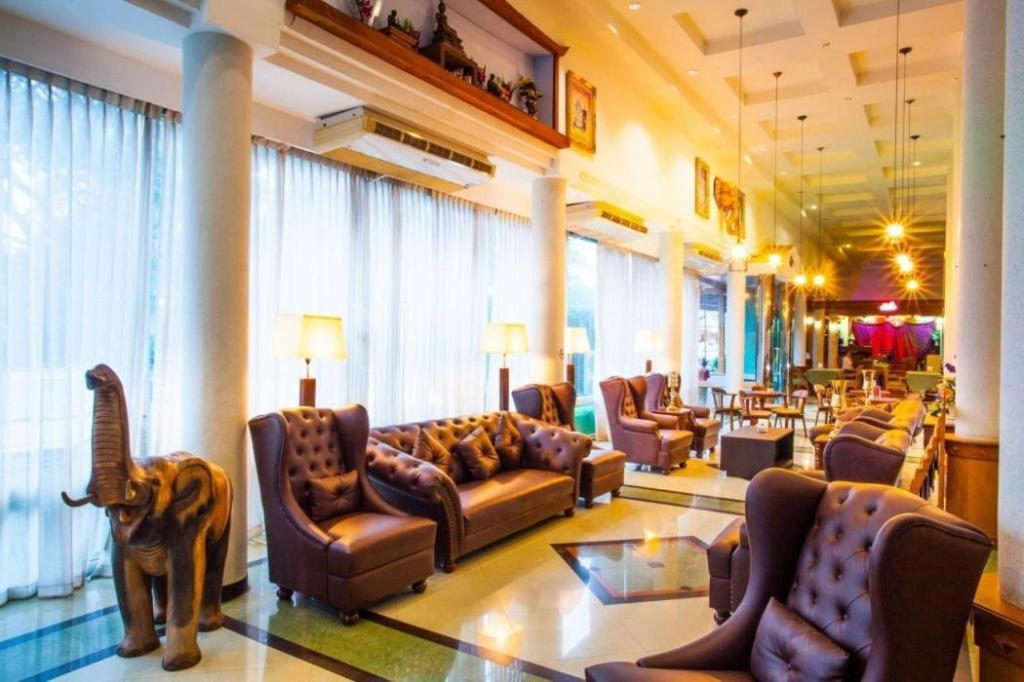 Nh Elegant Hotel Sakon Nakhon Exterior foto