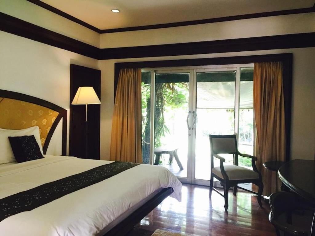 Nh Elegant Hotel Sakon Nakhon Exterior foto