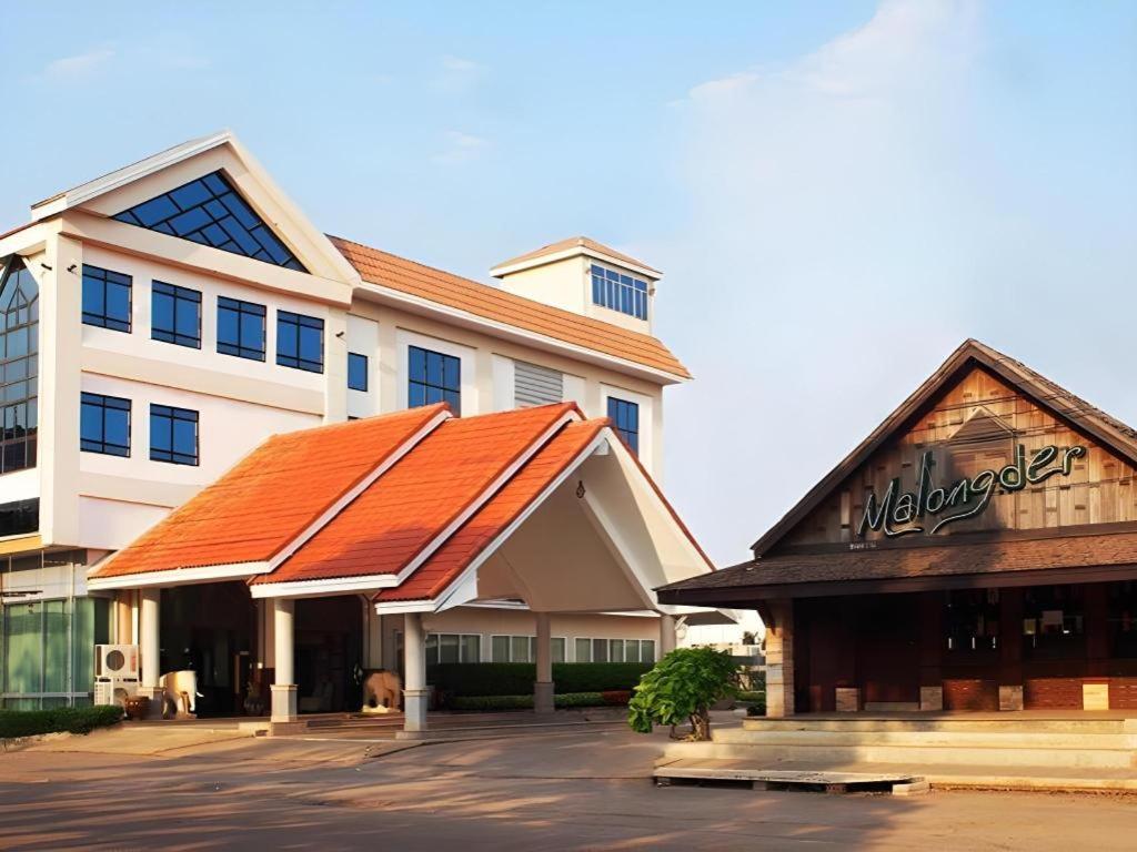 Nh Elegant Hotel Sakon Nakhon Exterior foto